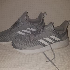 Adidas questar drive running shoes men's 10.5 US